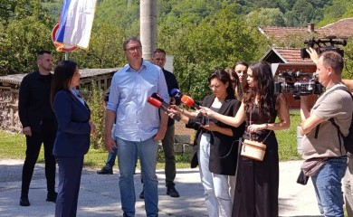 Vučić najavio značajnu pomoć opštini Jezero