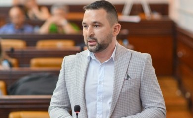 Pećanac optužuje Stanivukovića: Besplatan parking oštetio budžet Banjaluke za 180.000 KM