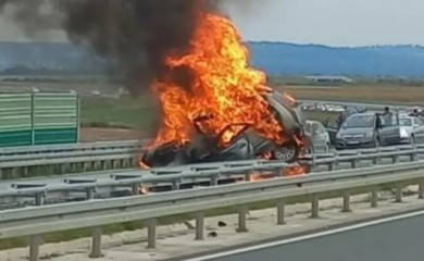 Epilog stravične saobraćajke: Vozač “fijata” izgorio u automobilu VIDEO