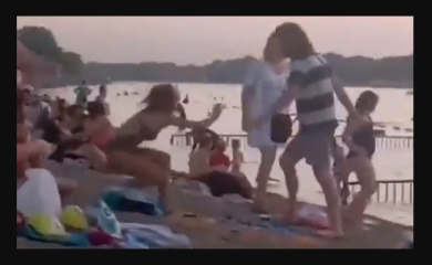 Manijak bez odjeće zadovoljavao se pred ženama