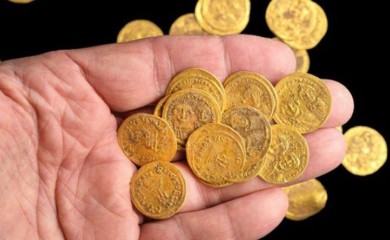 Izrael: Otkrivena 44 zlatnika iz 7. vijeka skrivena u zidu