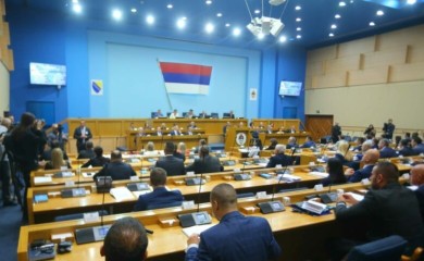 Kako bi živjeli da im nije stranke i budžeta: Spisak poslanika Narodne skupštine koji imaju duple funkcije