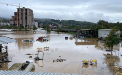 Srušene kuće i blokirane ceste u Hercegovini: Više nastradalih i nestalih u poplavljenim područjima