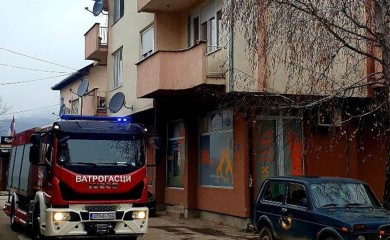Gorjela zgrada u Bratuncu