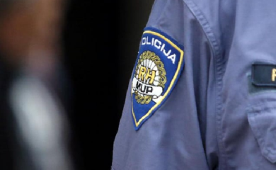 Prebijen mladić nakon što je automobilom pokušao da pregazi više ljudi