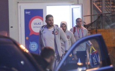 Reprezentacija Srbije u Beogradu, fudbaleri se slikali sa navijačima (FOTO)