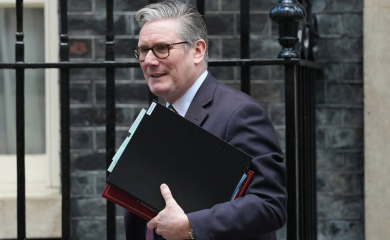 Epstin "trese" Britaniju: Zašto Starmer gubi tlo pod nogama, a Tramp ne