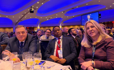 Dodik i Cvijanovićeva na molitvenom doručku u Vašingtonu: "BiH jedina kolonija u Evropi"