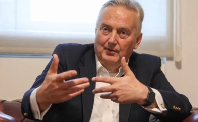 LAGUMDŽIJA: Bolje ostati u ovom blatu nego da Šmit donese jednokratnu odluku