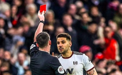 Englezi nisu zadovoljni kaznom za Mitrovića