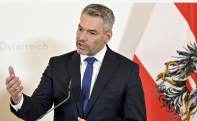 Kancelar Nehamer: Austrija je uz Srbiju