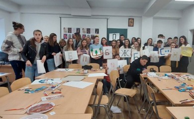 Održana kreativna radionica oslikavanja ćirilice u Mostaru