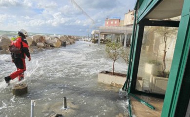 Oglasile se sirene za opasnost: U Piranu i Izoli se izlilo more