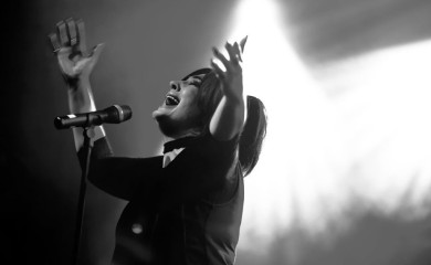 Tragedija na koncertu Kaliopi u Beogradu: Preminula žena, publika evakuisana