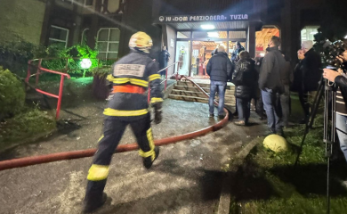 Fotoreporter iz Tuzle objavio potresan status: "Haotično stanje. Tata, tata…"