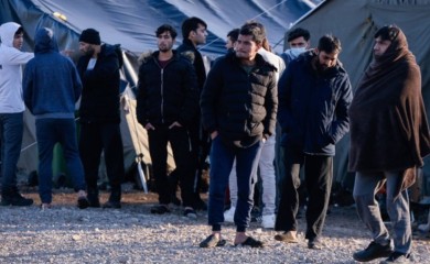 SIPA u akciji: Racija u migrantskom kampu Lipa