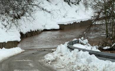 Pregled stanja u FBiH: Rastu vodostaji rijeka, poplave i kvarovi na mreži, službe u pripravnosti