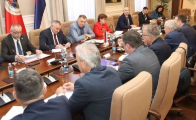 Hoće li minimalac bizi smanjen: Poslodavci predlažu 800 KM, a cijene divljaju