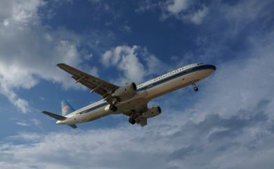 Avion bio prisiljen da se vratiti nakon požara