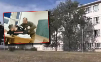 Slučaj se i dalje ispituje: Suspendovan profesor koji se rvao sa učenikom zbog telefona (VIDEO)