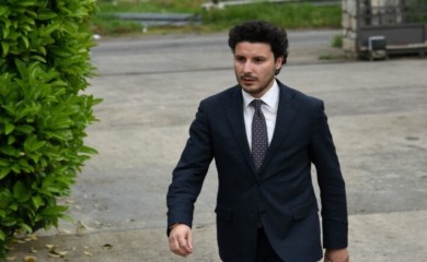 Mandić oslobodio Abazovića: Bivši premijer Crne Gore ne mora više čuvati tajne