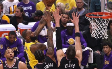 Atlanta može i bez Bogdana: Dalaz uz Irvinga i Dočića jure plej-in, Klipersi vladaju Los Anđelesom