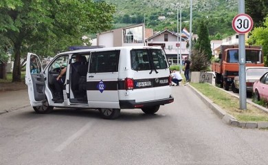 Potraga za naoružanim razbojnicima još traje