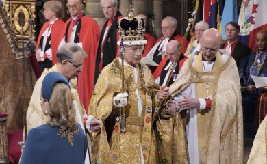 Krunisan britanski kralj Čarls III (FOTO, VIDEO)