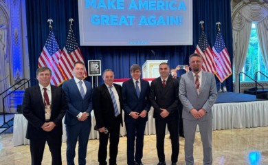 “STOJIM IZA SRBA, VI STE HRABRI BORCI”: Šta je Tramp rekao najuglednijim američkim Srbima u svojoj vili