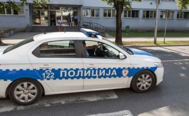 Samoubistvo u Novom Gradu: Muškarac skočio sa zgrade, ranije hapšen zbog droge