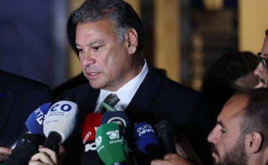 Eskobar postavio ultimatum Kurtiju