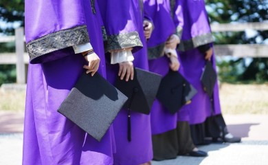 I dalje izdaju diplome, a optuženi da su ih prodavali