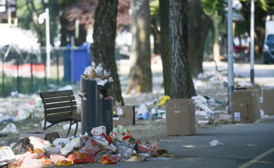 Kako Zagreb izgleda nakon Thompsonovog koncerta: Ulice prekrivene smećem, u toku čišćenje