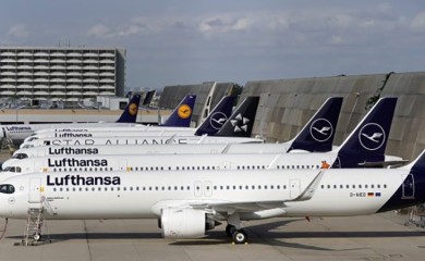 Otkazano 250 letova, desetine hiljada putnika u haosu