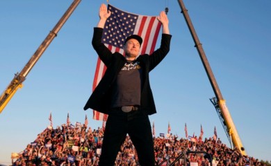 TRAMP ODRŽAO PREDIZBORNI MITING na mjestu atentata, za govornicom bio i ILON MASK