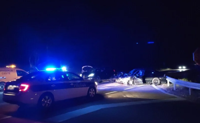Mladić poginuo u sudaru audija i mercedesa