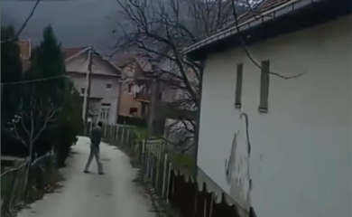 Uz pomoć kosovske policije CIK nasilno ušao u zgradu opštine (VIDEO)