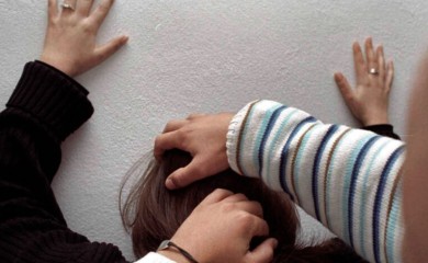 Tužilaštvo se ne oglašava: Vehabija i influenser iz Tuzle "objašnjava" muškarcima kako da tuku žene