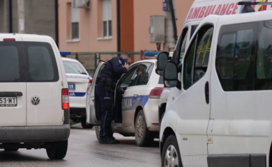 Detalji jezivog zločina: Tijela SINA, OCA I MAJKE pronađena u kući, sve vrvi od policije