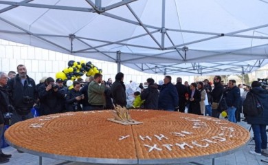 Izlomljena česnica od 7.000 dijelova ispred Hrama Svetog Save