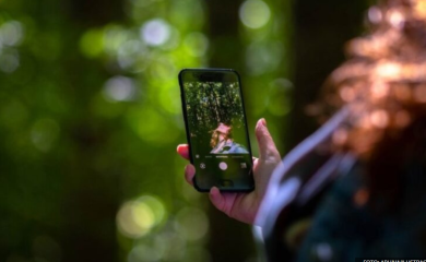 Smrtonosni selfi: Mladi fudbaler poginuo, djevojka izbjegla smrt uhvativši se za granu