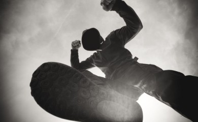 Šutao ga nogom u glavu: Uhapšen nasilnik koji je pretukao gosta na proslavi rođendana