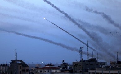 Rat na Bliskom istoku eskalira: Eksplozije u Teheranu, Iran uzvraća raketama dok SAD i Izrael pojačavaju napade