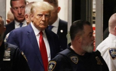 Trumpu naglo skočio rejting nakon pojavljivanja na sudu