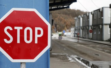 Incident na Jarinju: Srbina maltretirali pred djecom, pa ga priveli