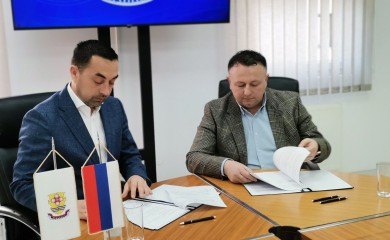 U Doboju potpisan ugovor o prenosu prava svojine nad stanovima u Barama