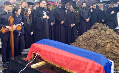 SAHRANJEN BOBAN KUSTURIĆ Uz počasnu paljbu i helikopterski pozdrav ispraćen na vječni počinak