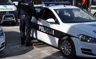 Učenica sarajevske škole na nastavu donijela pištolj