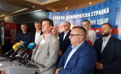 Kraj SDS-A ili kraj Blanuše? Haos, optužbe za izdaju i pobuna članstva SDS-a