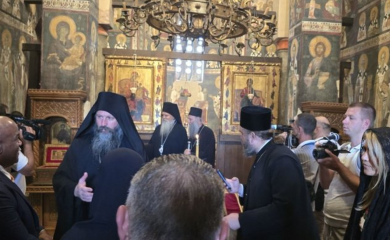 Mitropolit Teodosije u Gračanici dočekao patrijarha Porfirija i Bernsa